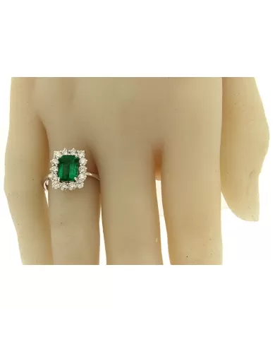 Anello con Smeraldo 1,49 ct e diamanti 0,63 ct ReCarlo