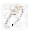 Rings with pearls