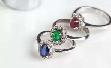 Gli anelli con Pietre Preziose